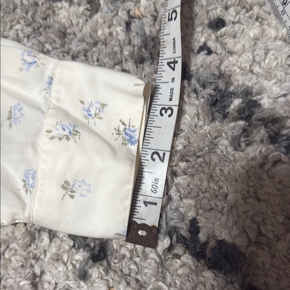 Boutique/Vintage Cream Buttoned Blouse with Mandarin Collar - Picture 8 of 12